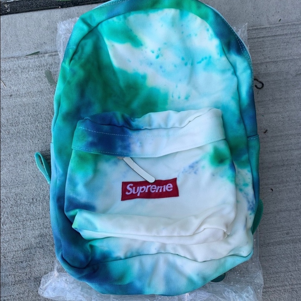 Custom supreme backpacks for sale, I can do any colors you want!!!